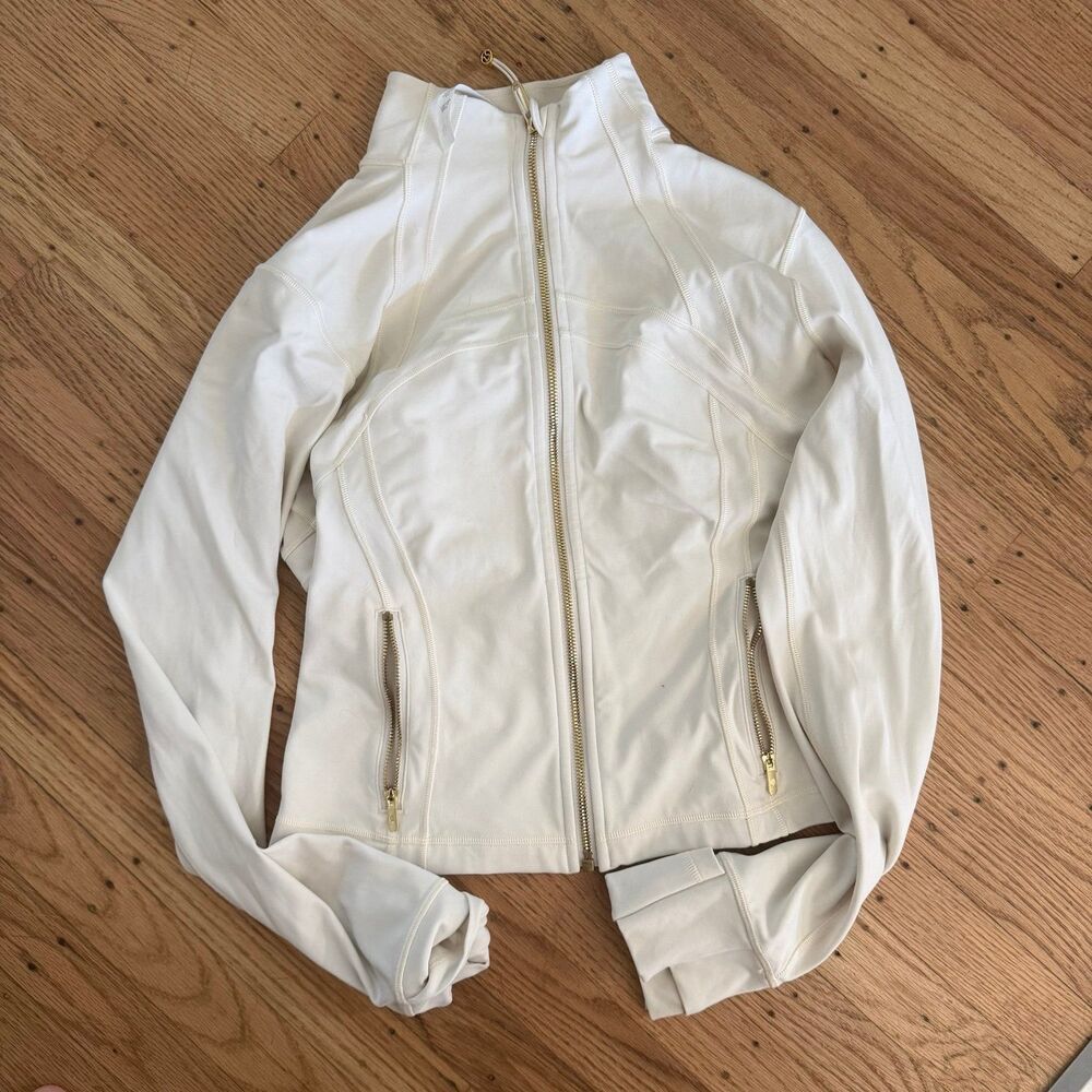 Define Jacket ivory gold zipper